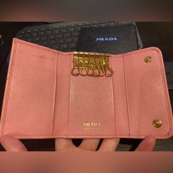 Prada Saffiano leather key wallet - Picture 9 of 12